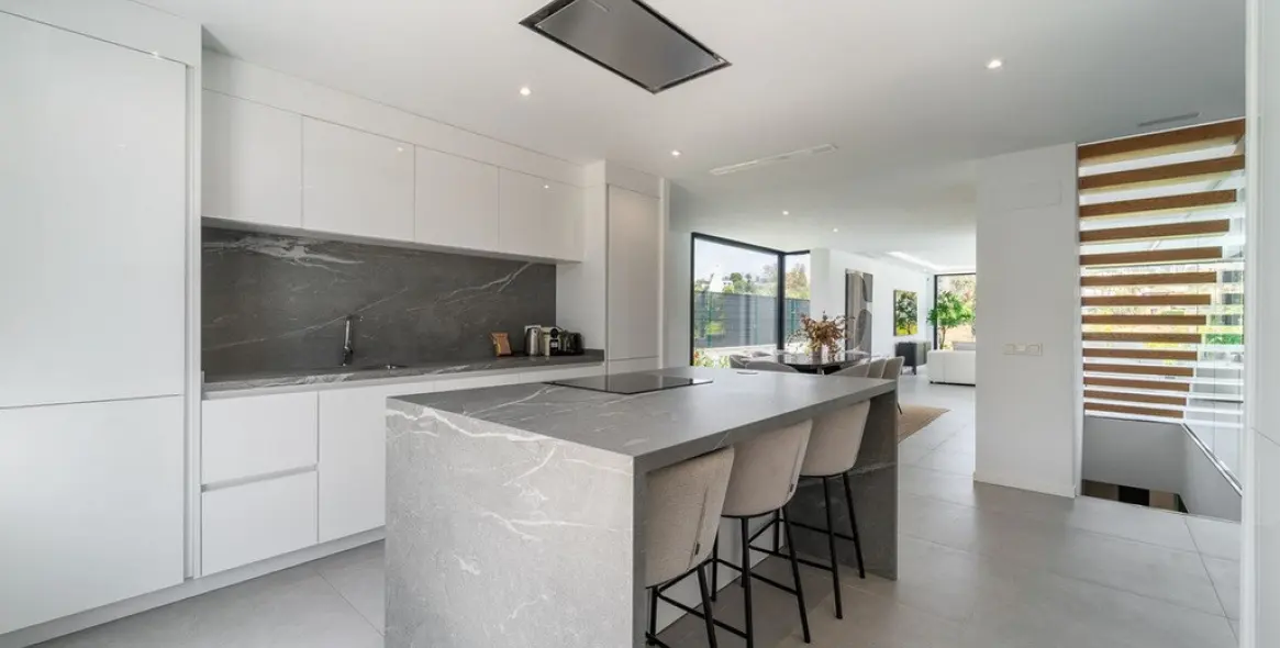 Продажа  отдельно стоящей виллы в Atalaya 4