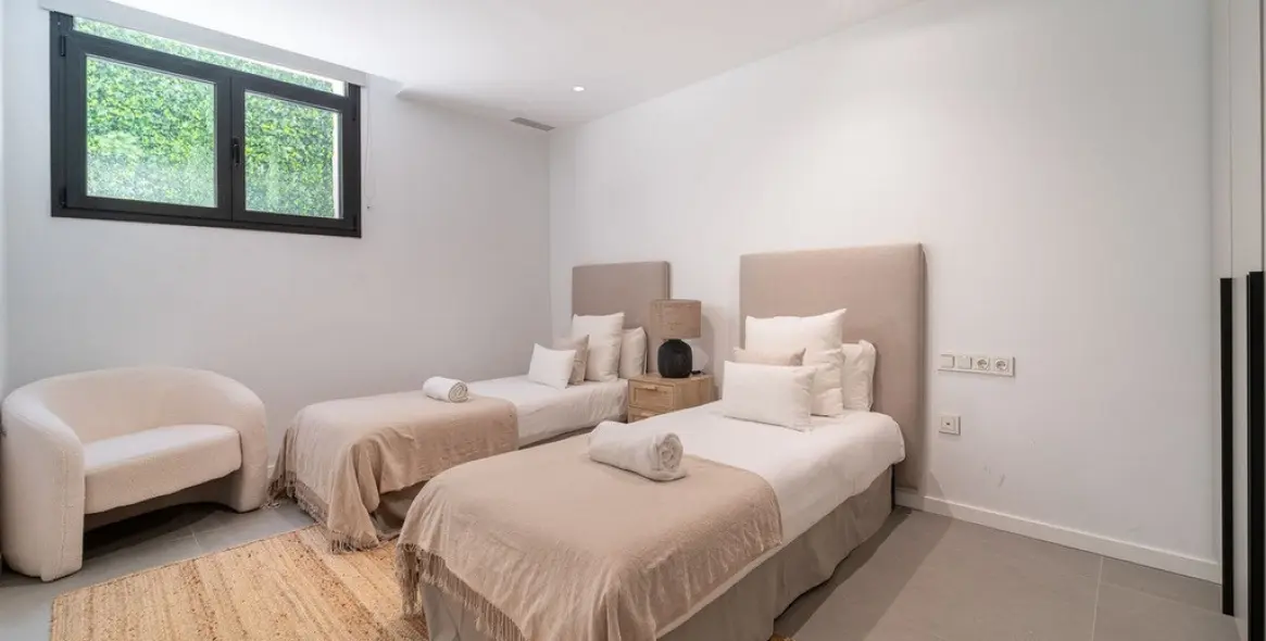 Продажа  отдельно стоящей виллы в Atalaya 11