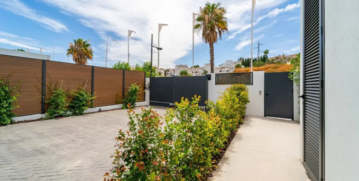 Продажа  отдельно стоящей виллы в Atalaya 22