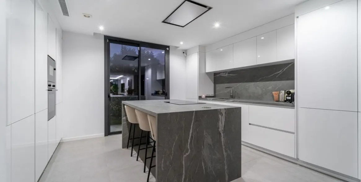 Продажа  отдельно стоящей виллы в Atalaya 31