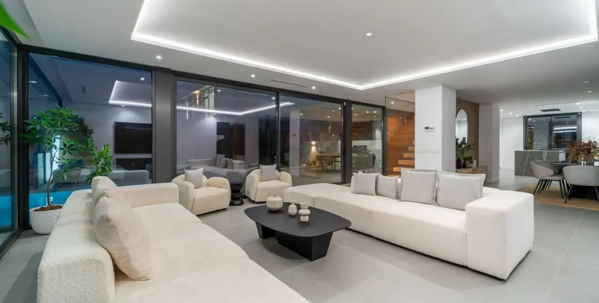 Продажа  отдельно стоящей виллы в Atalaya 34