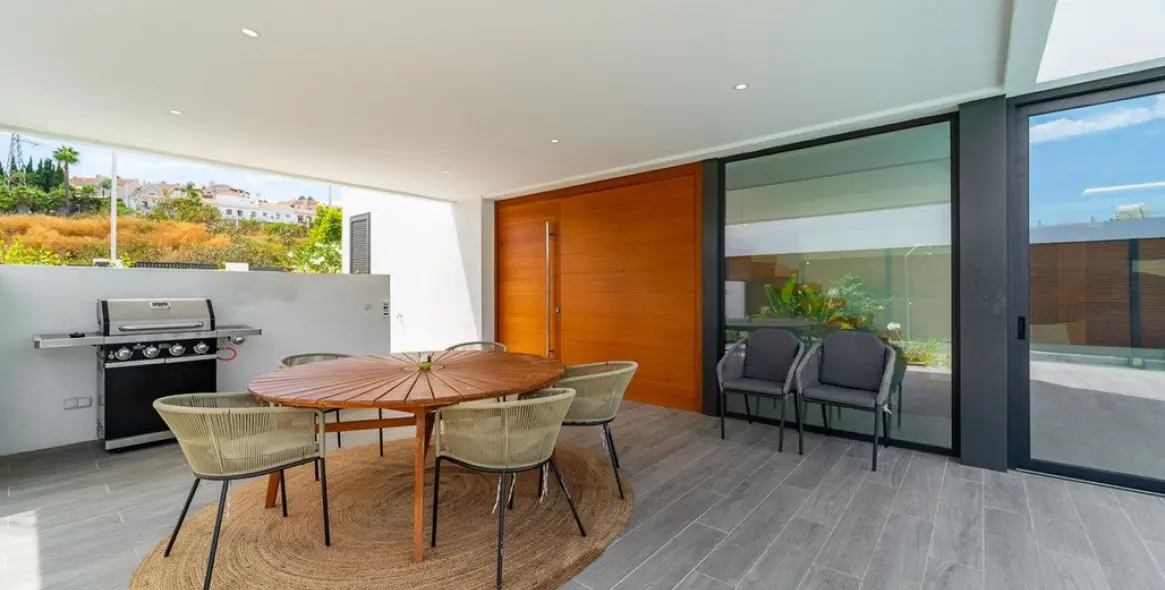 Продажа  отдельно стоящей виллы в Atalaya 40