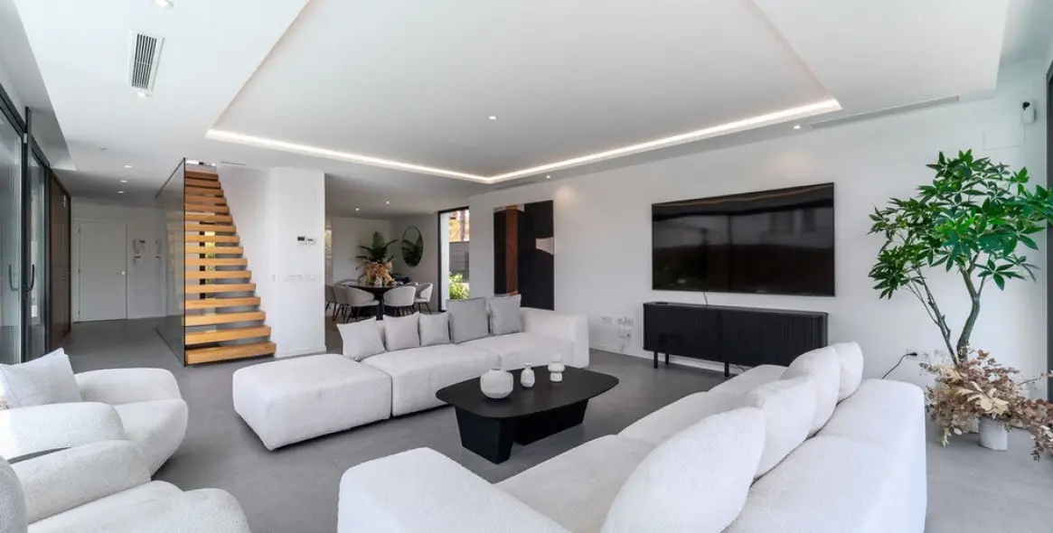 Продажа  отдельно стоящей виллы в Atalaya 43