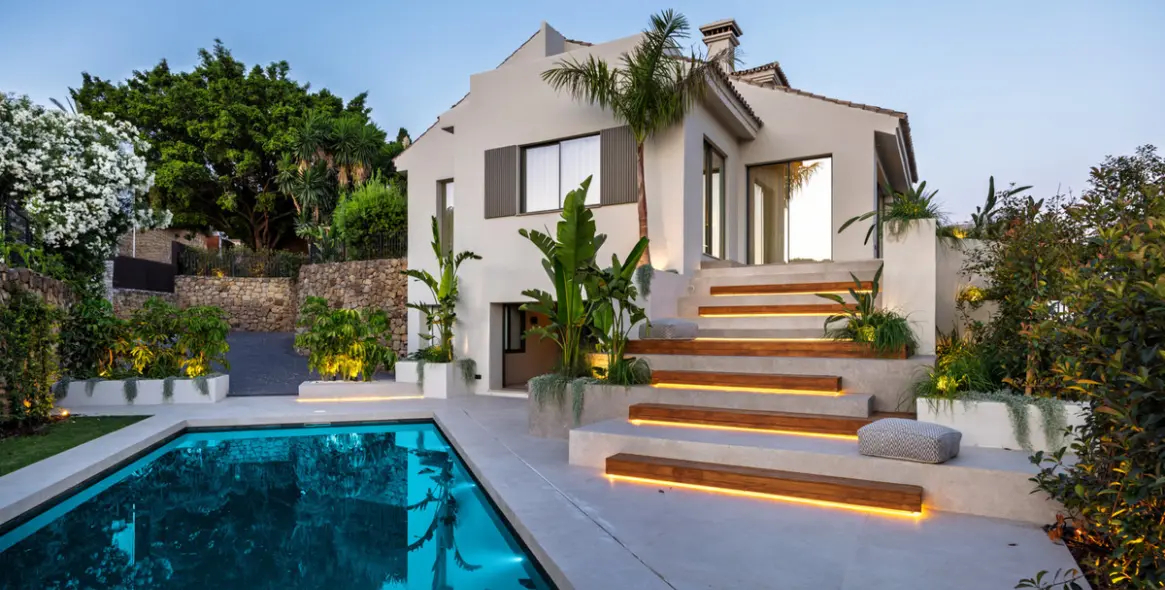 Sale of detached villa in Nueva Andalucía 1
