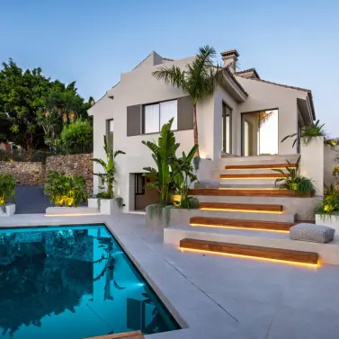 Venta de villa independiente en Nueva Andalucía