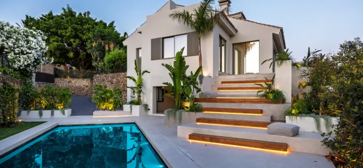 Venta de villa independiente en Nueva Andalucía 0