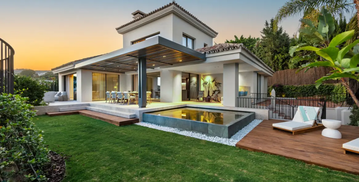 Sale of detached villa in Nueva Andalucía 2