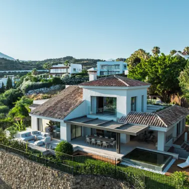 Venta de villa independiente en Nueva Andalucía