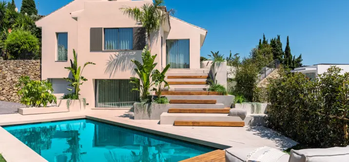 Venta de villa independiente en Nueva Andalucía 4