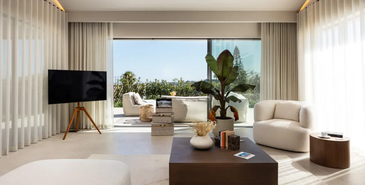 Sale of detached villa in Nueva Andalucía 11