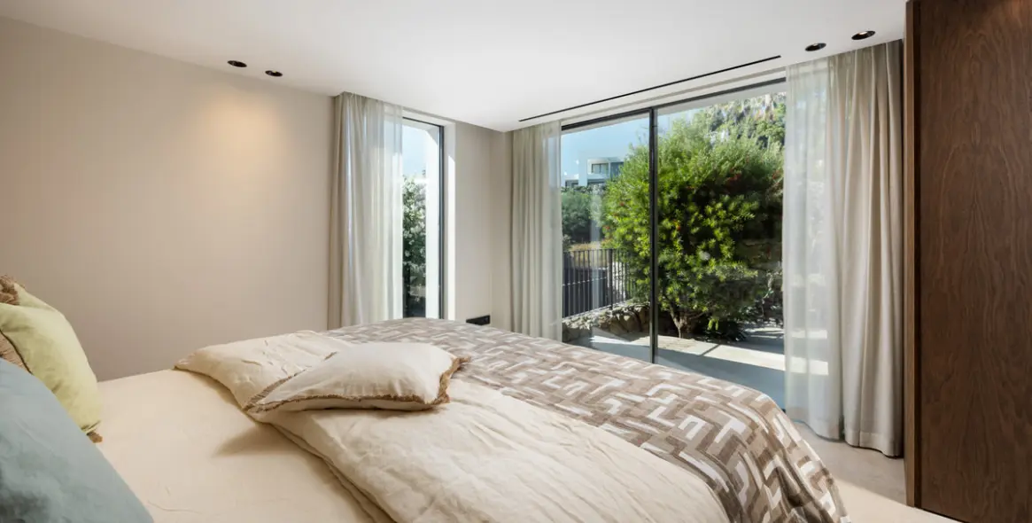 Sale of detached villa in Nueva Andalucía 20