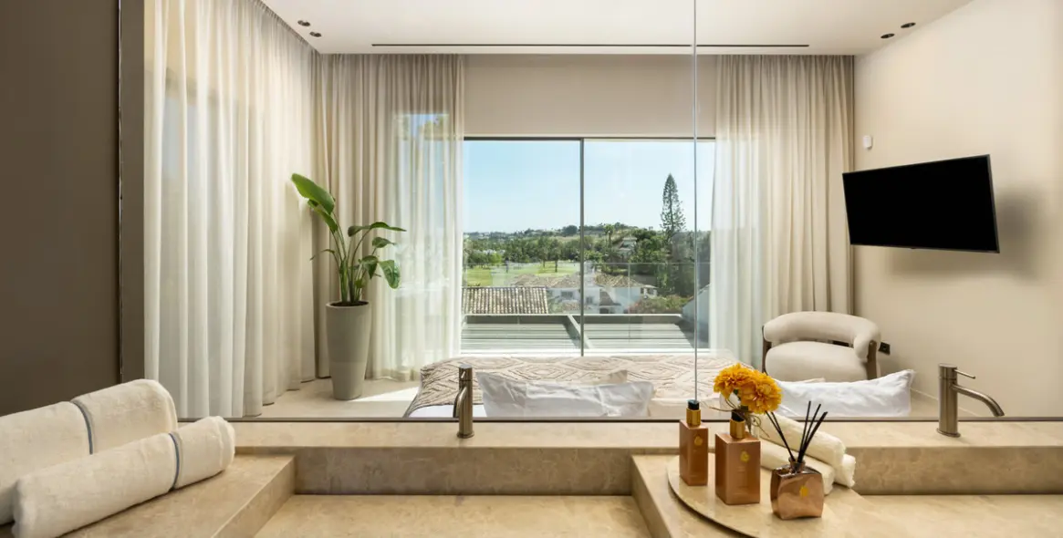 Sale of detached villa in Nueva Andalucía 30