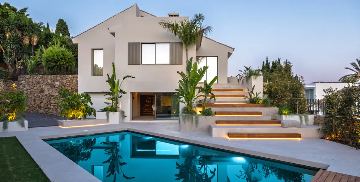 Sale of detached villa in Nueva Andalucía 35