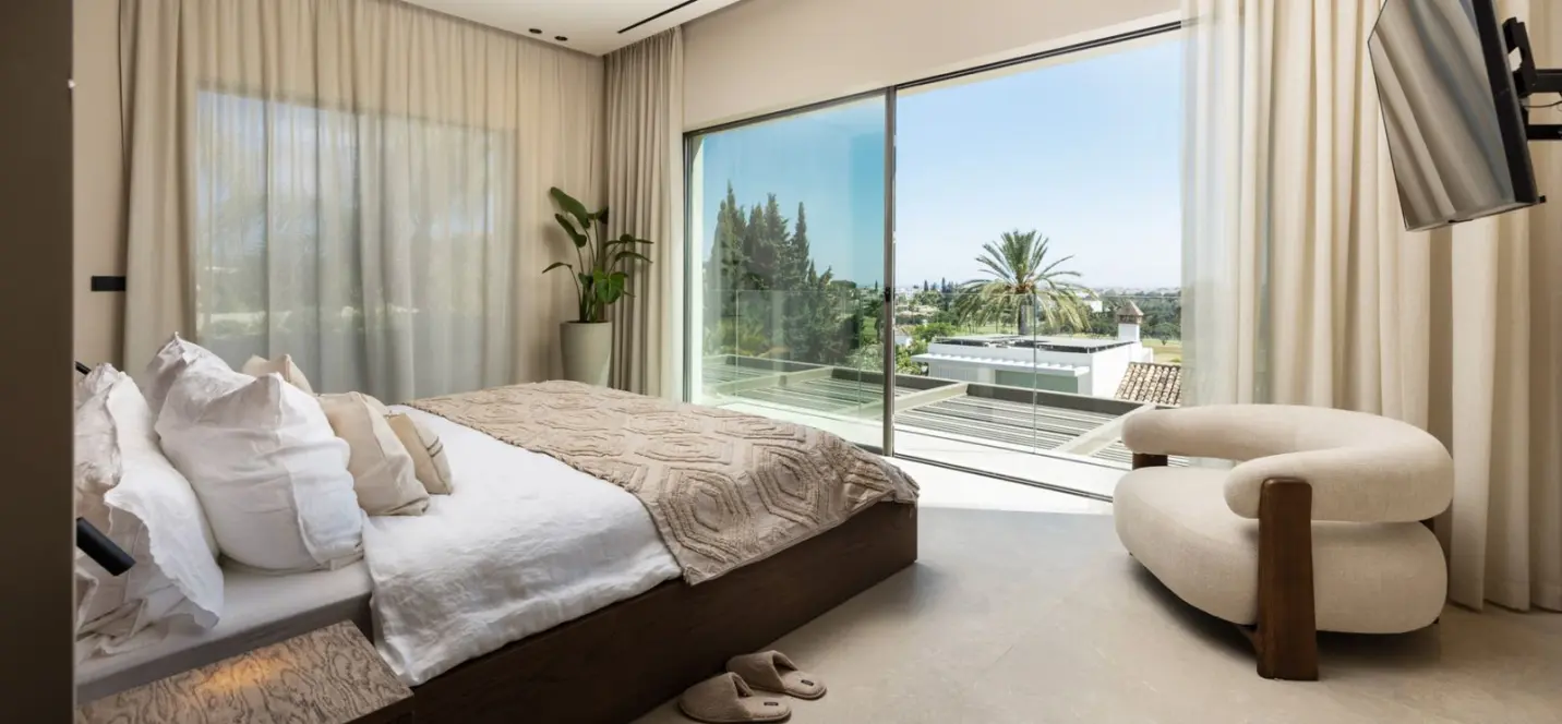 Venta de villa independiente en Nueva Andalucía 2