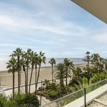 Venta de apartamento en planta media en Estepona