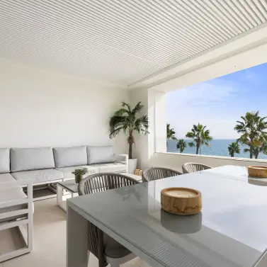 Venta de apartamento en planta media en Estepona
