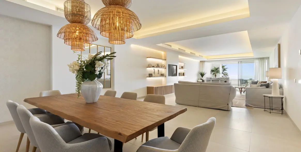 Venta de apartamento en planta media en Estepona 5