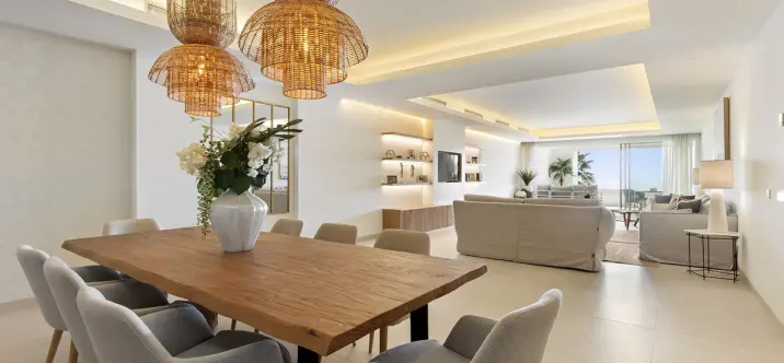 Venta de apartamento en planta media en Estepona 4