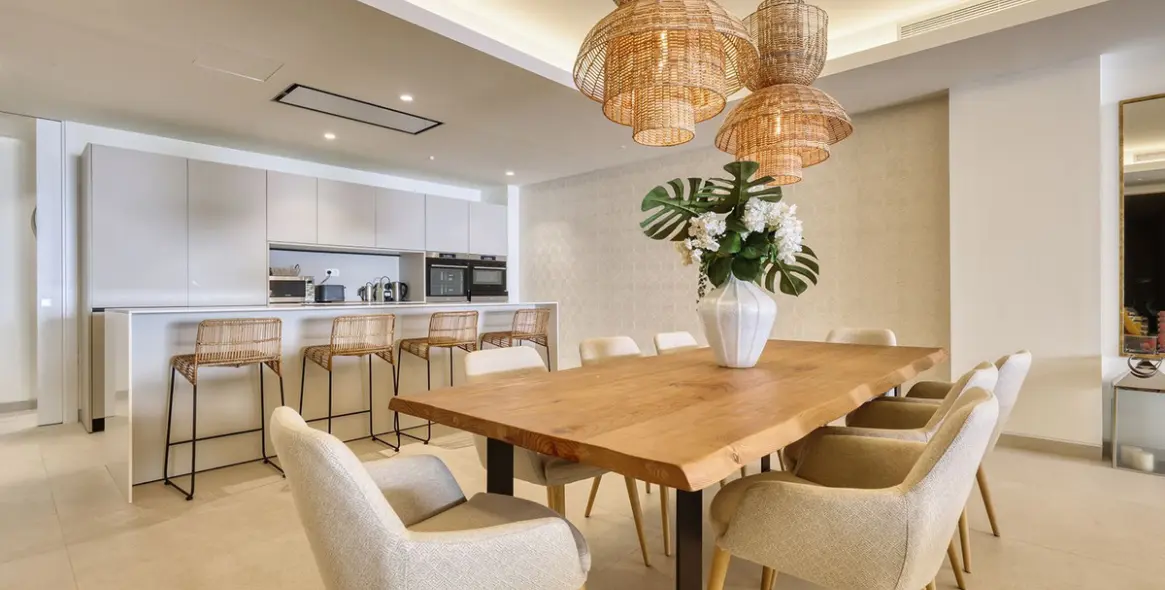 Venta de apartamento en planta media en Estepona 6