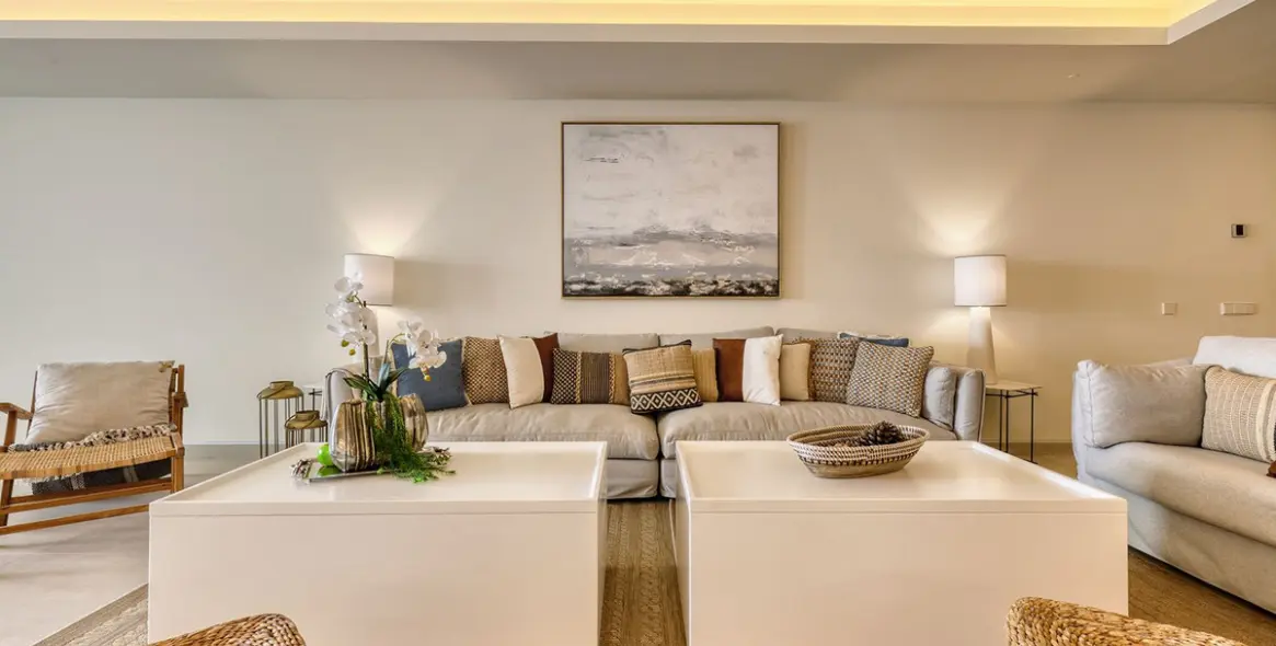 Venta de apartamento en planta media en Estepona 7