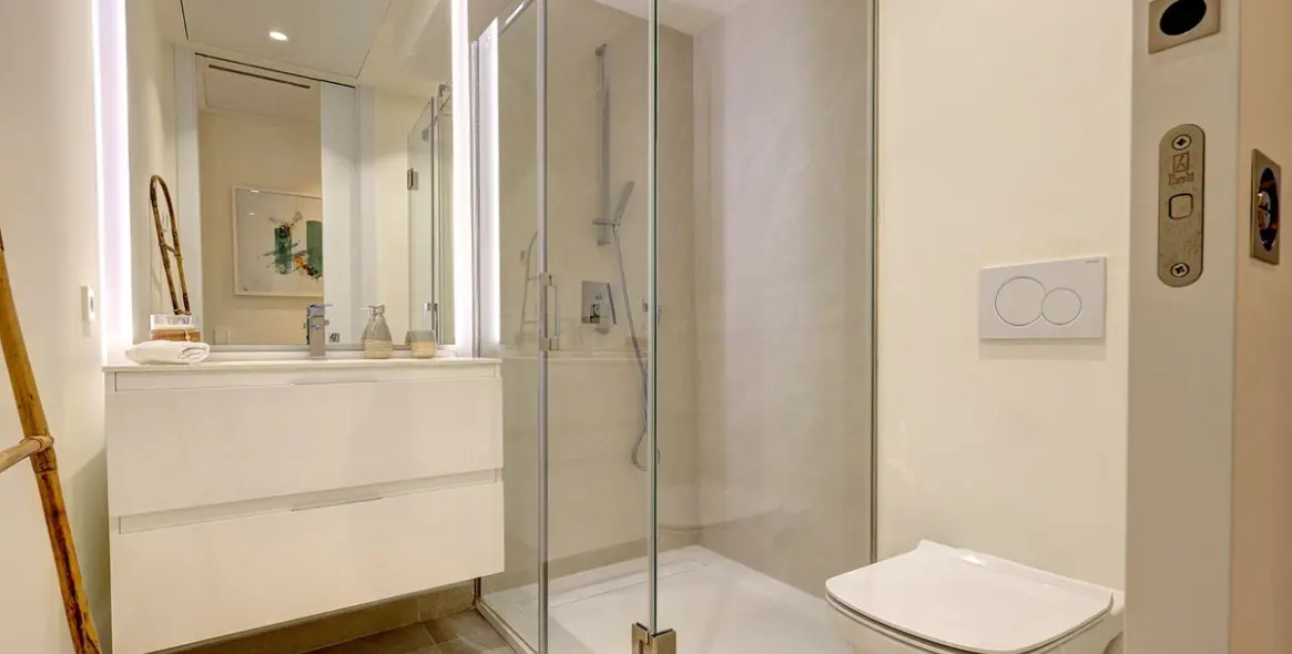 Venta de apartamento en planta media en Estepona 14