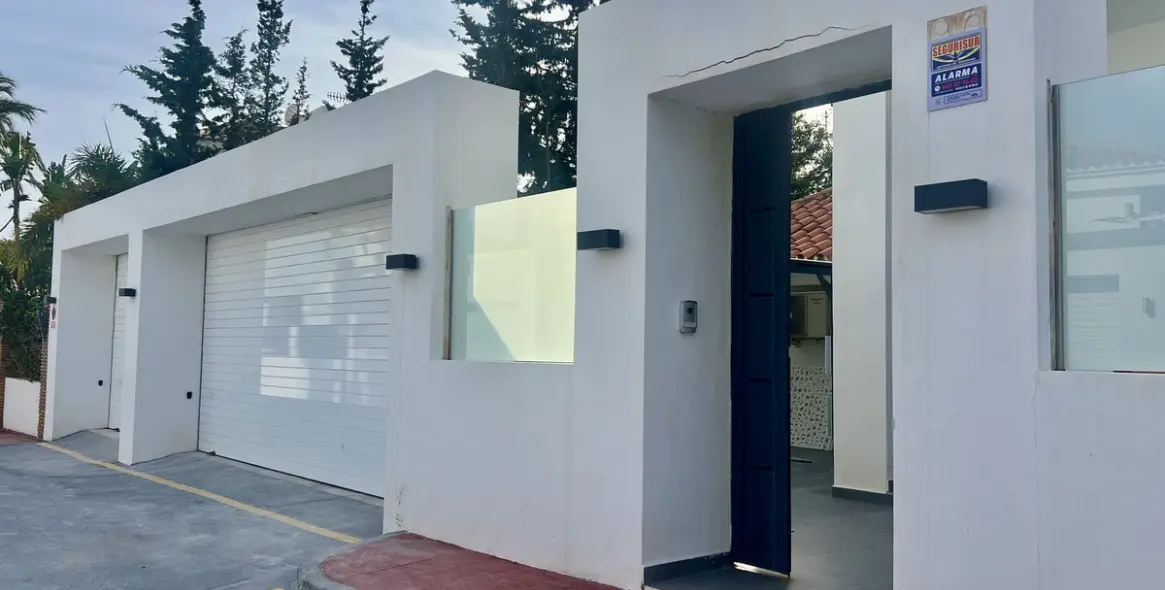 Продажа  отдельно стоящей виллы в Nueva Andalucía 5