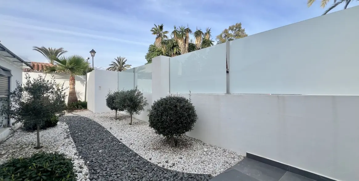 Продажа  отдельно стоящей виллы в Nueva Andalucía 6