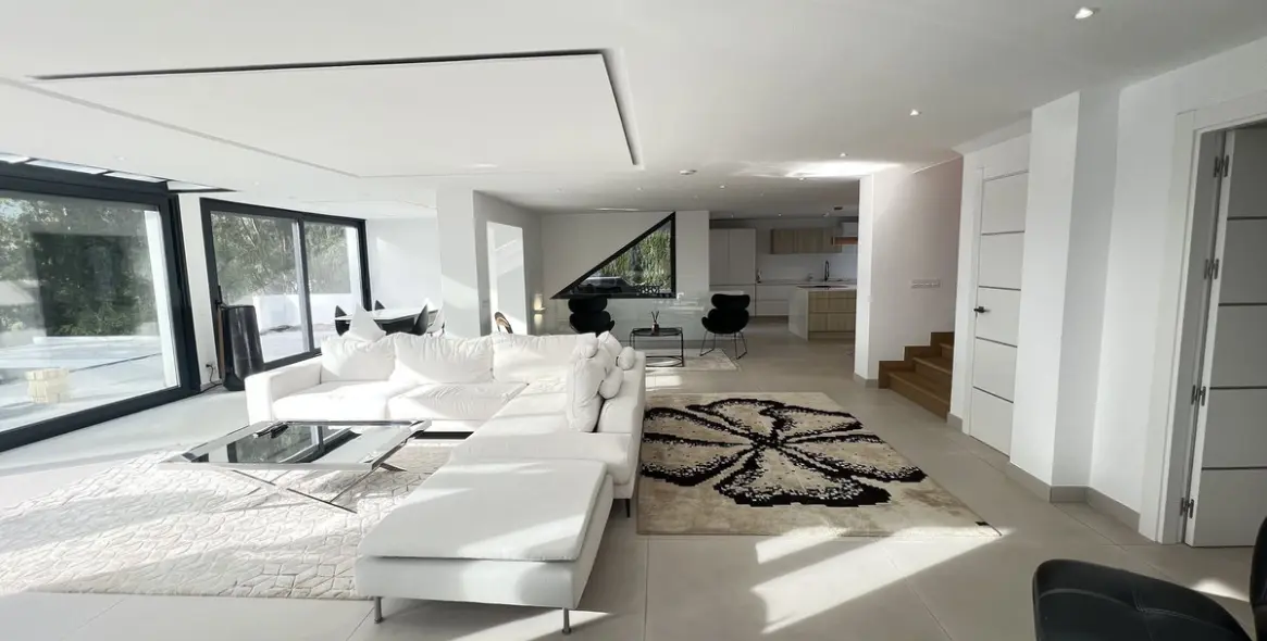 Продажа  отдельно стоящей виллы в Nueva Andalucía 18