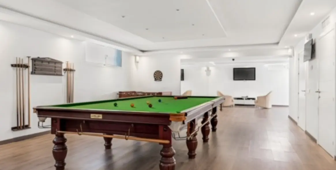 Venta de villa independiente en Nueva Andalucía 11