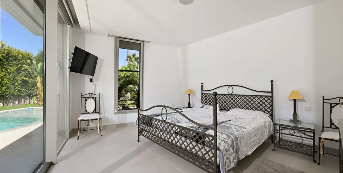 Продажа  отдельно стоящей виллы в Marbesa 29