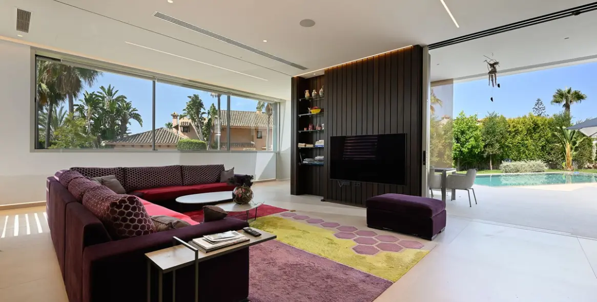 Продажа  отдельно стоящей виллы в Marbesa 34