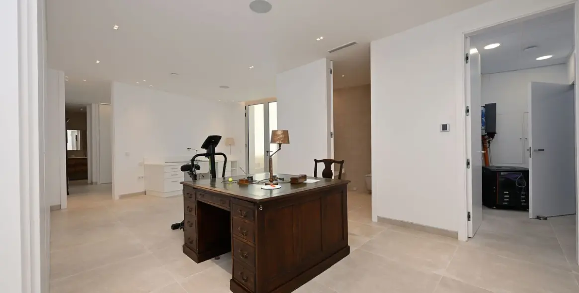 Продажа  отдельно стоящей виллы в Marbesa 38