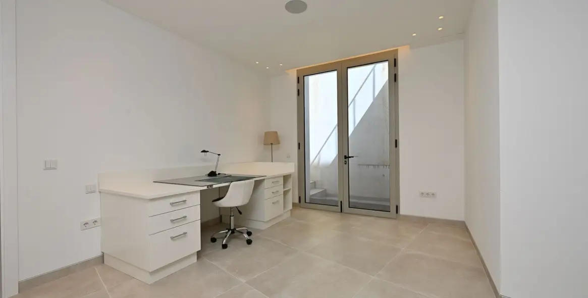 Продажа  отдельно стоящей виллы в Marbesa 39