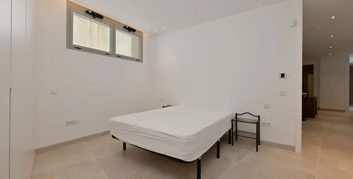 Продажа  отдельно стоящей виллы в Marbesa 42