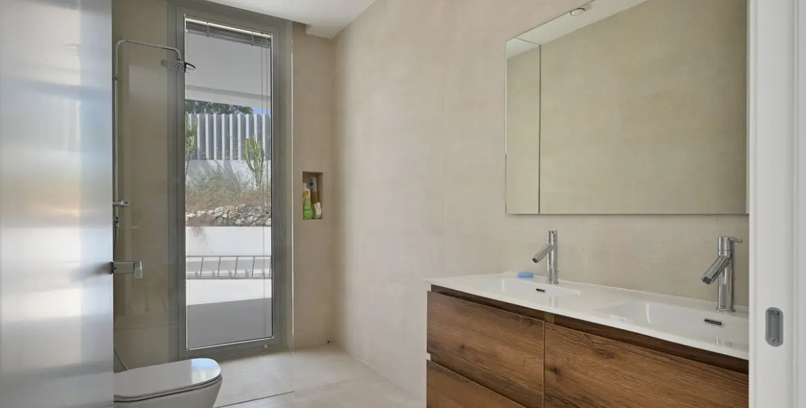 Продажа  отдельно стоящей виллы в Marbesa 45