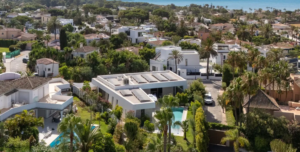 Продажа  отдельно стоящей виллы в Marbesa 52