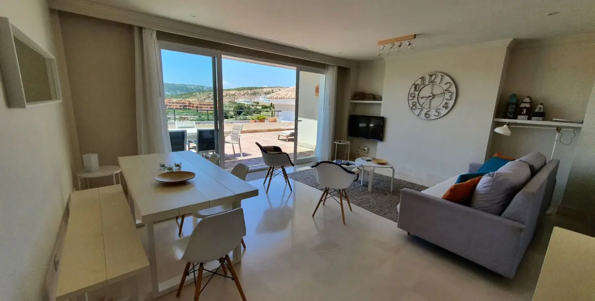Alquiler a largo plazo de apartamento en planta baja en Casares Playa 1