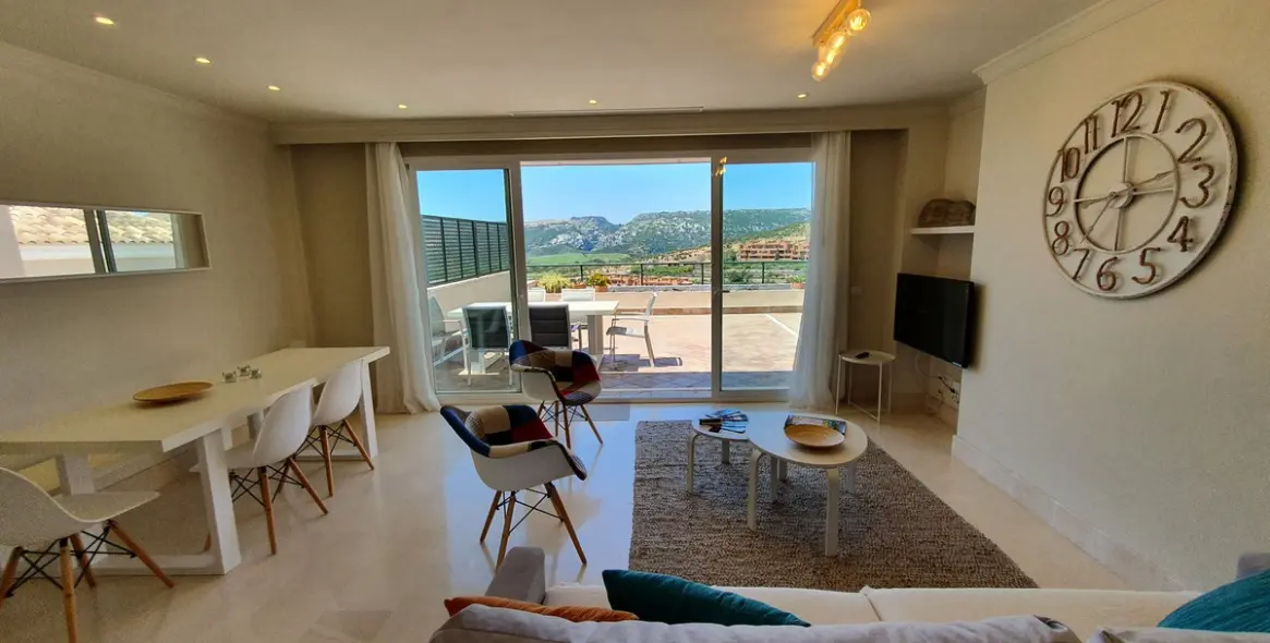 Alquiler a largo plazo de apartamento en planta baja en Casares Playa 3