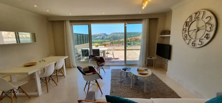 Alquiler a largo plazo de apartamento en planta baja en Casares Playa 2