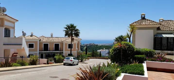 Alquiler a largo plazo de apartamento en planta baja en Casares Playa 3