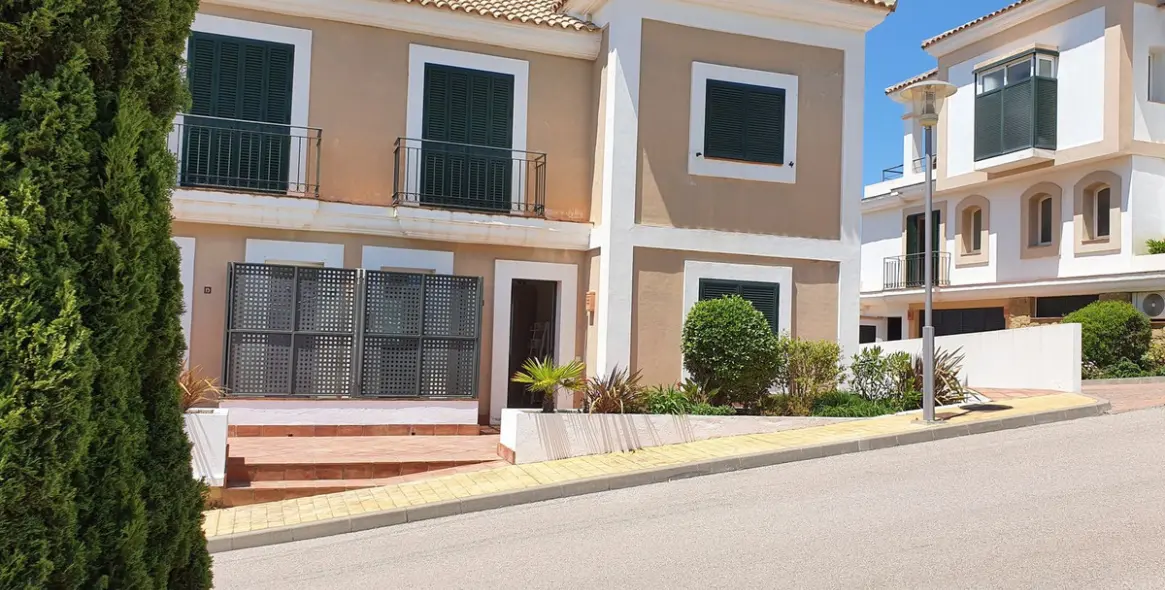 Alquiler a largo plazo de apartamento en planta baja en Casares Playa 5
