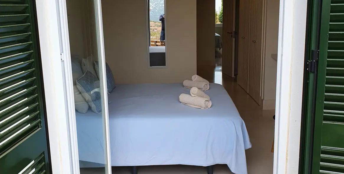 Alquiler a largo plazo de apartamento en planta baja en Casares Playa 6