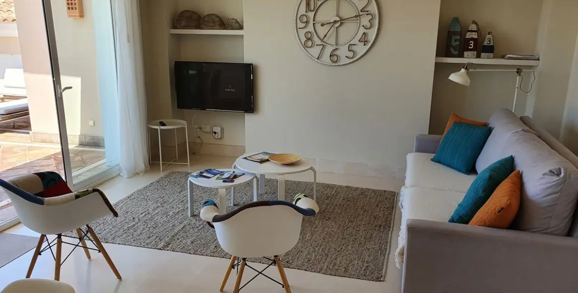 Alquiler a largo plazo de apartamento en planta baja en Casares Playa 7