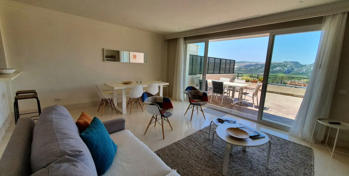 Alquiler a largo plazo de apartamento en planta baja en Casares Playa 18