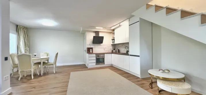 Продажа дома на две семьи в Benamara 2