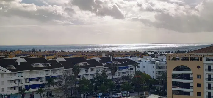 Sale of middle floor apartment in San Pedro de Alcántara 1