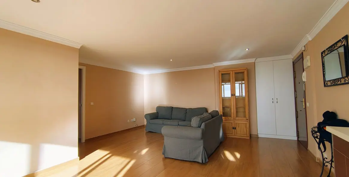 Sale of middle floor apartment in San Pedro de Alcántara 8