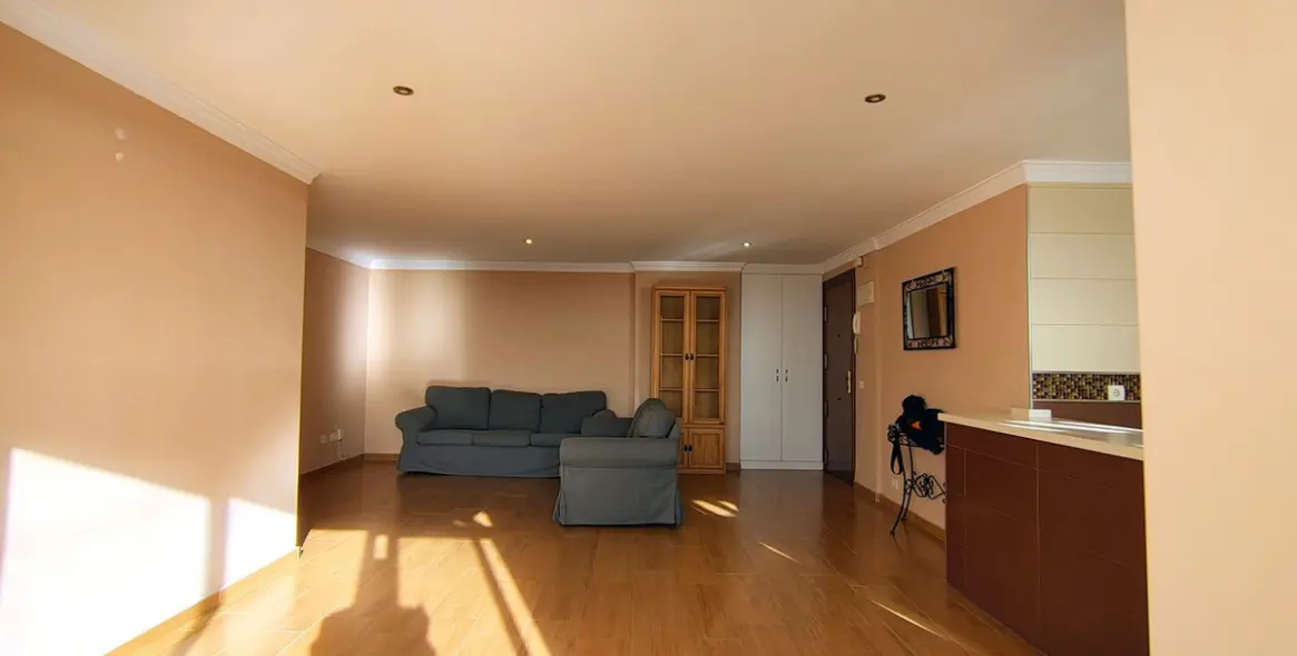 Sale of middle floor apartment in San Pedro de Alcántara 9