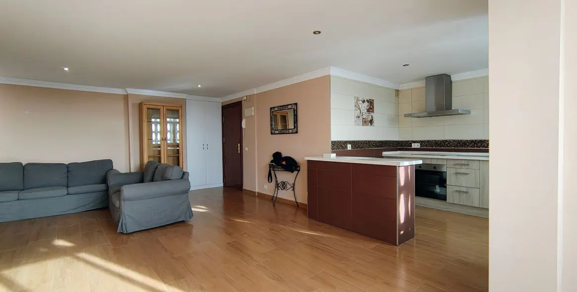 Sale of middle floor apartment in San Pedro de Alcántara 10