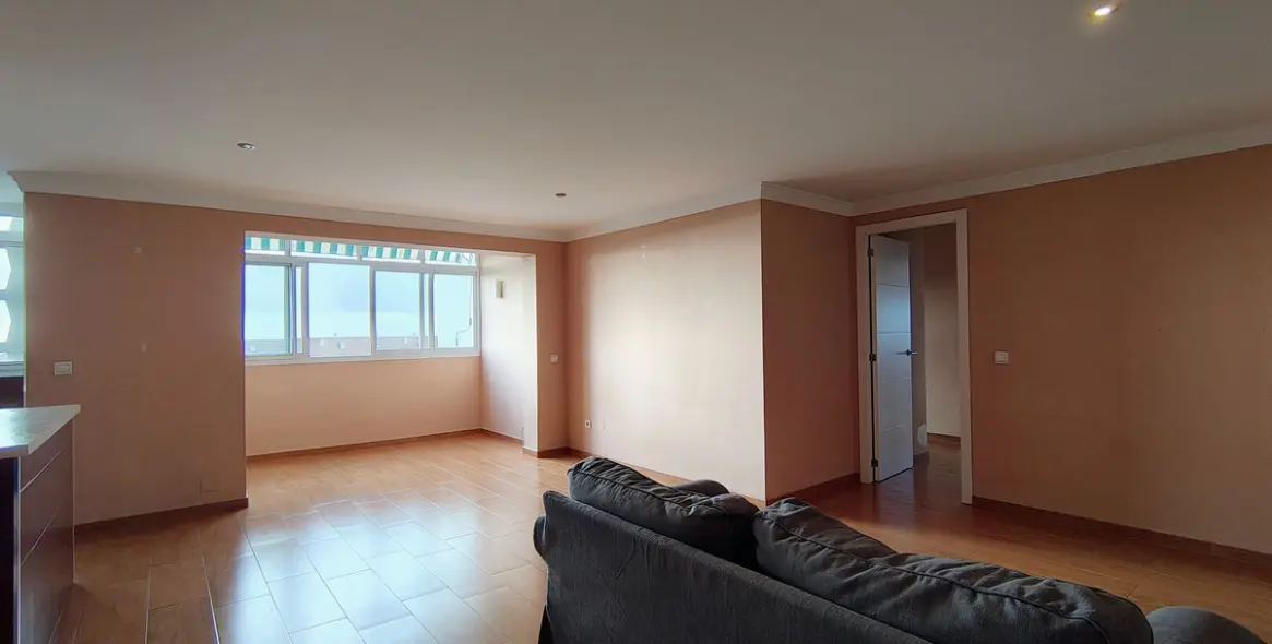 Sale of middle floor apartment in San Pedro de Alcántara 16